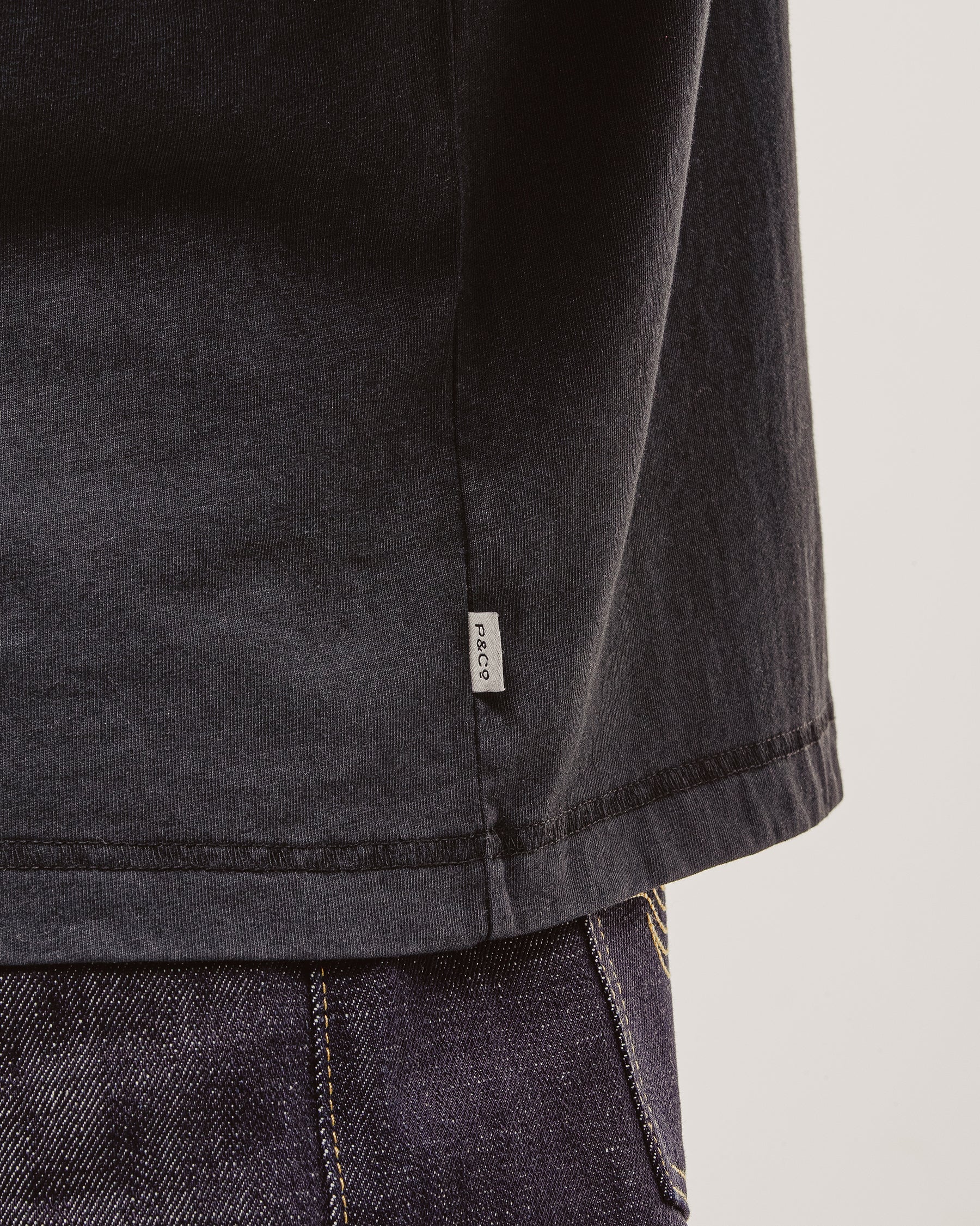 Essential Boxy T-Shirt - Black - Image 4