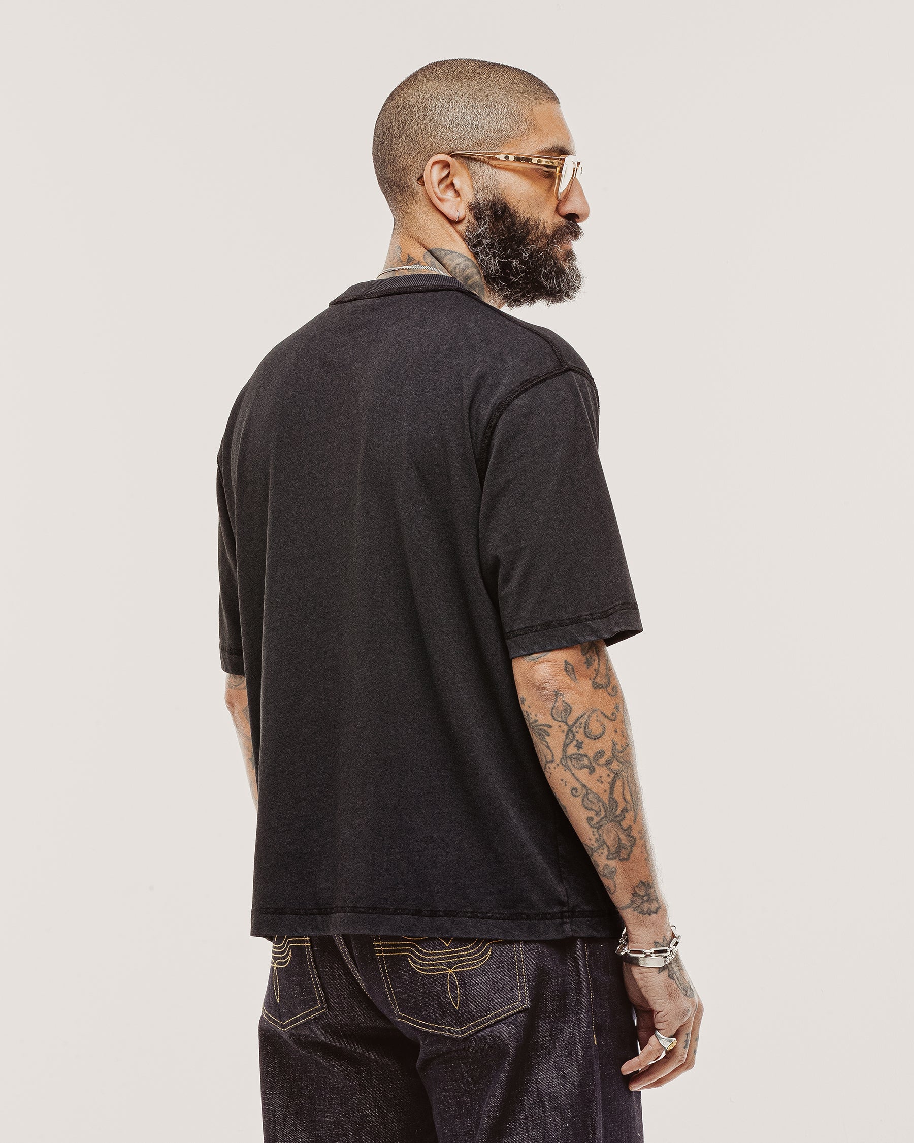 Essential Boxy T-Shirt - Black - Image 7