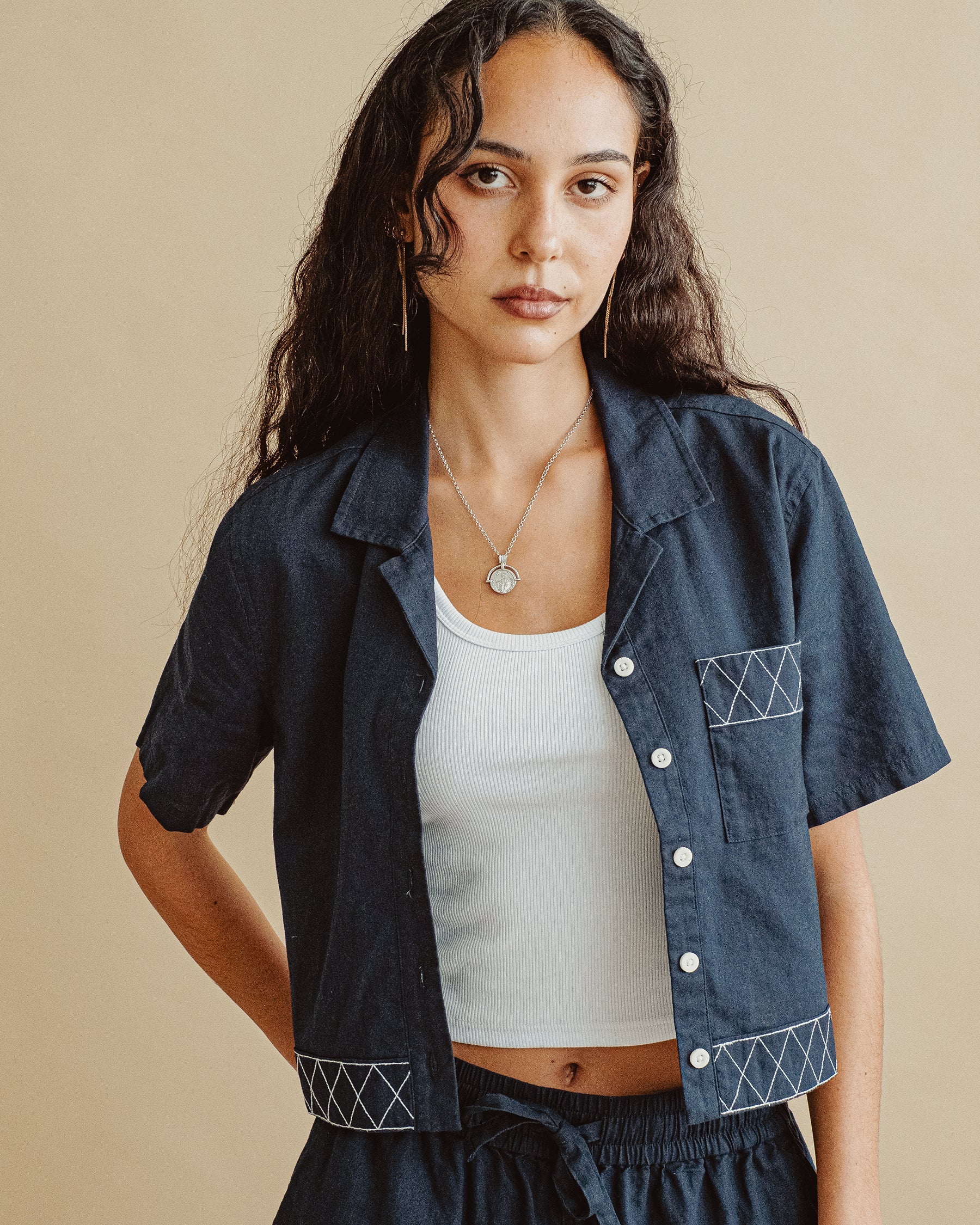 Lottie Cropped Linen Shirt - Navy - Image 6