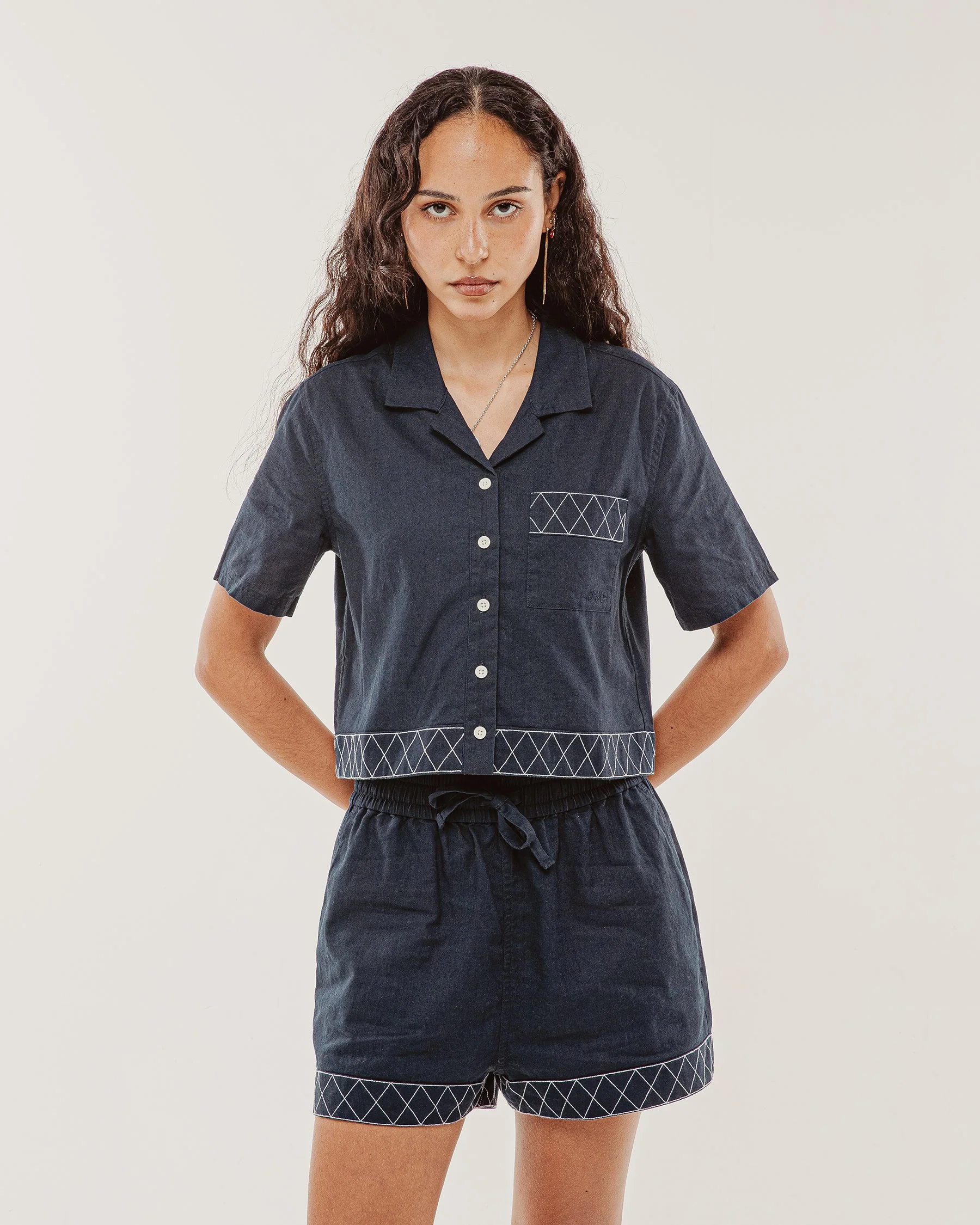 Lottie Cropped Linen Shirt - Navy - Image 8