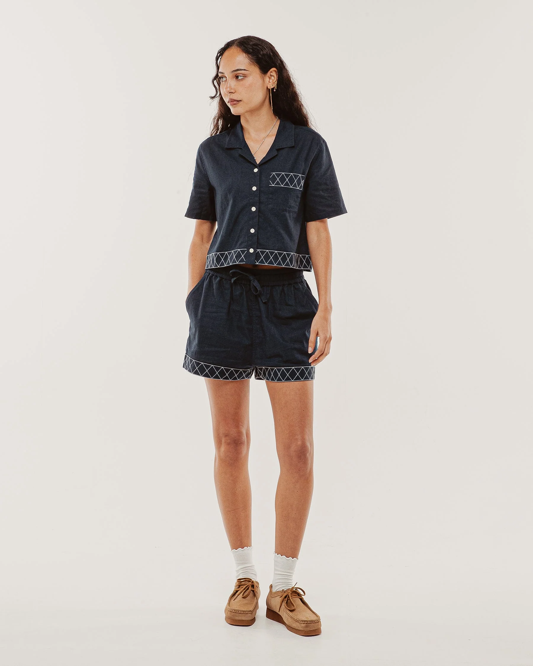 Lottie Linen Shorts - Navy - Image 9