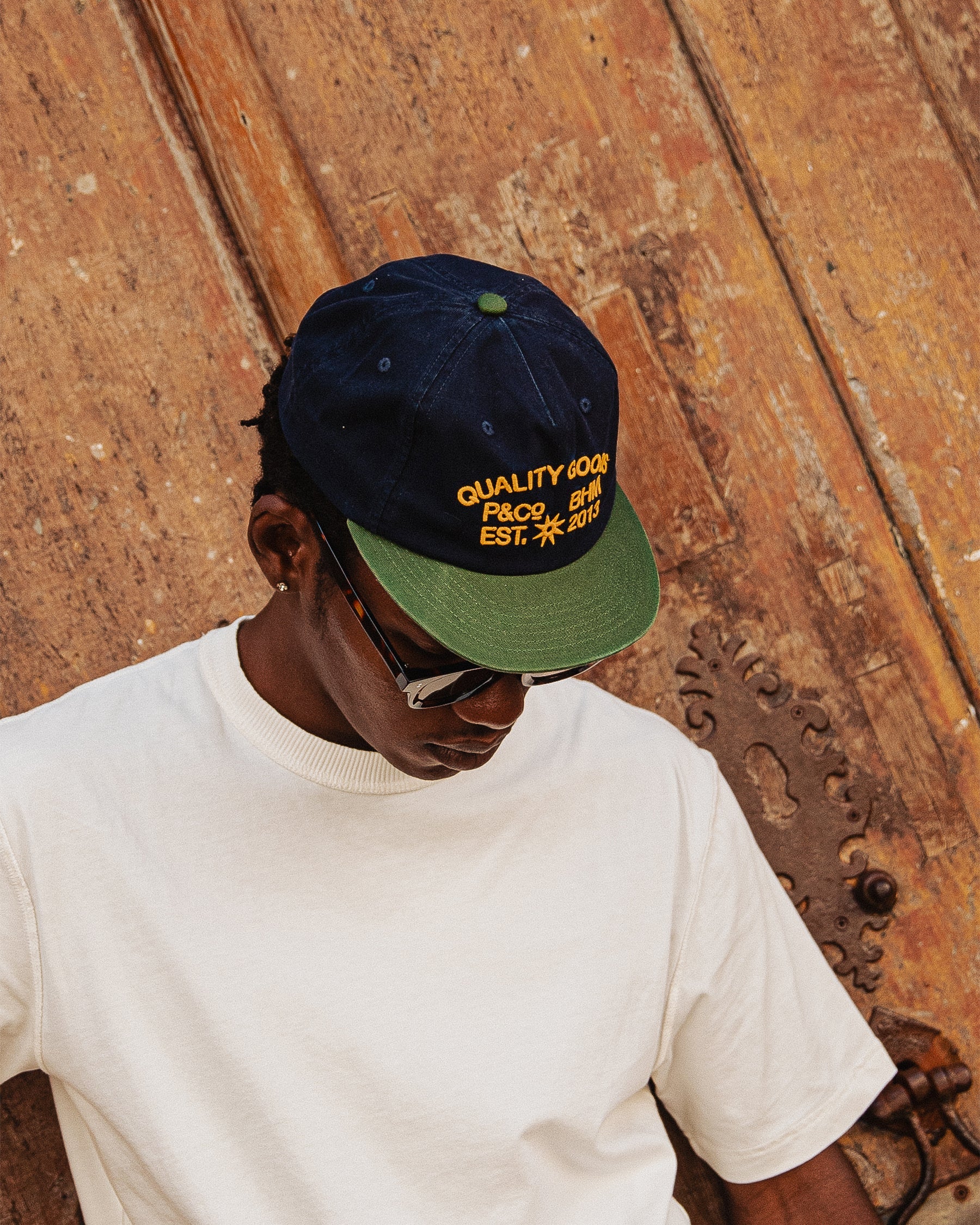 Quality Goods Twill 5 Panel Cap - Navy & Green - Image 6